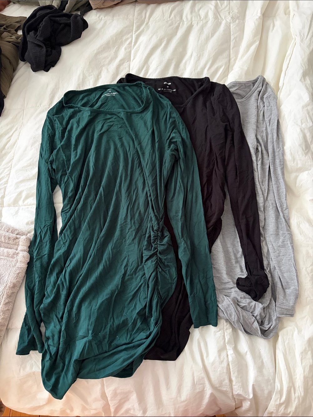 Women’s Long Sleeve Ruched Side Top (Maternity)- Green, Gray, Black